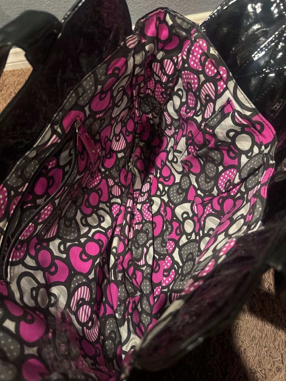Hello Kitty Quilted Patent Leather Tote Bag in Black and Pink - Picture 5 of 5